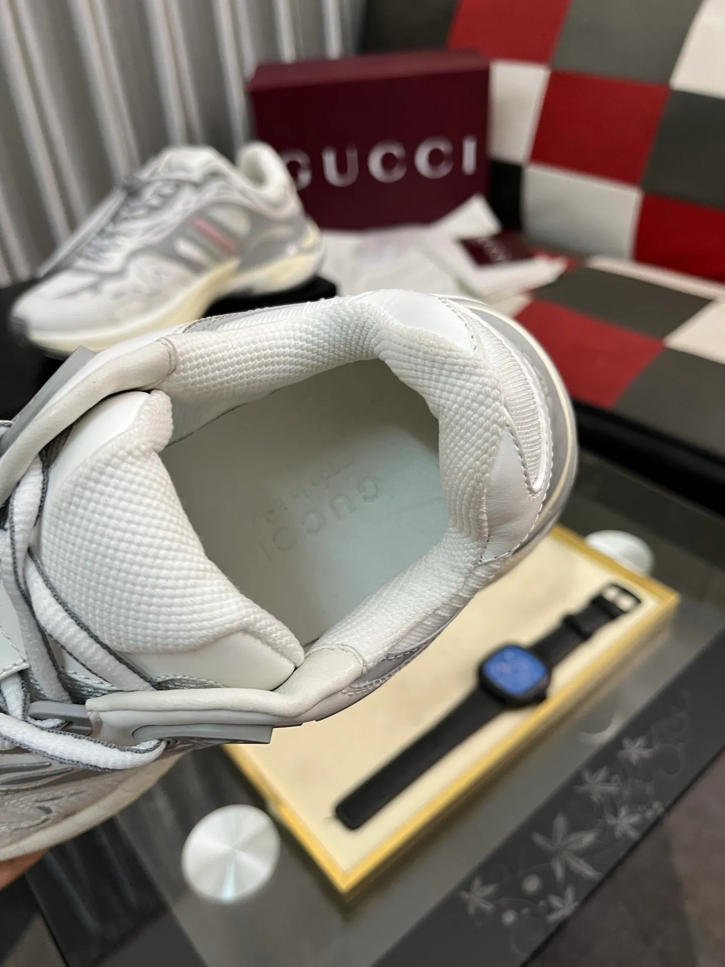 Men's men's shoes 💰1040⌚️⌚️GUCCI Gucci's new dad shoes 🇮🇹Top version🇮🇹🔜Purchasing level High version: The original disassembly took more than 3 months to develop 1:1, the version has been upgraded again, chips, packaging, imported mesh, all made with computerized cars Couple 👫 style 🔜Versatile in all seasons🔜 Fashion🔜 Personality 🔜Distinctive 🔵Full range of layouts, welcome to inquire for pictures Outsole: The latest original developed TPU vacuum Upper: Original mesh, super breathable 💯Full set of packaging Medium and low belt LOGO Size: Women's size 35-40 Men's size 38-45 (38 45 customized